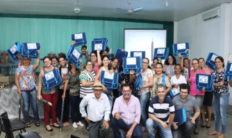 PREFEITURA DE ARAPUTANGA REALIZA A ENTREGA DE KITS DE MATERIAIS DE TRABALHO