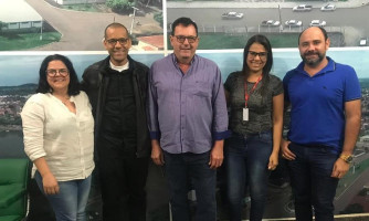 ASSISTÊNCIA SOCIAL ASSUME SELEÇÃO DE VAGAS DE EMPREGO DA JBS DE ARAPUTANGA