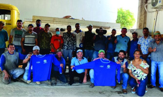 SERVIDORES DA SECRETÁRIA DE OBRAS GANHAM UNIFORMES NOVOS, EM RESERVA DO CABAÇAL