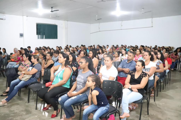 CURSOS PROFISSIONALIZANTES: CRAS REALIZA AULA INAUGURAL DE 6 CURSOS E ANUNCIA MAIS 4 PARA SETEMBRO