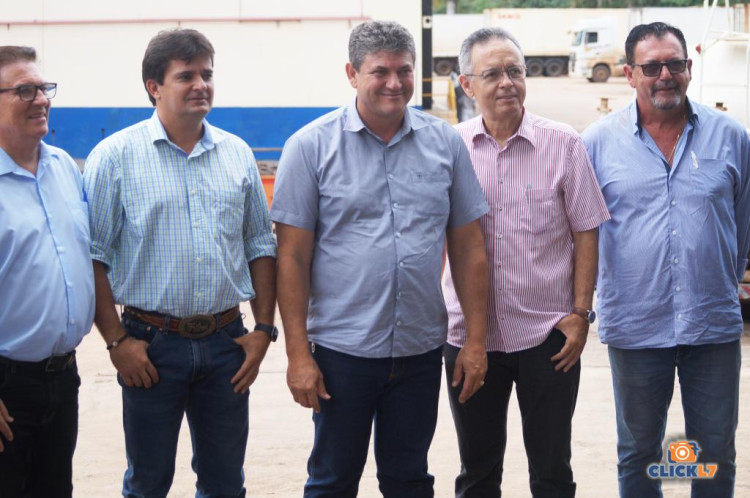 PREFEITO JOEL MARINS RECEBE SECRETARIO DE ESTADO E DEPUTADOS PARA TRATAR DE RESTAURAÇÃO DE RODOVIAS