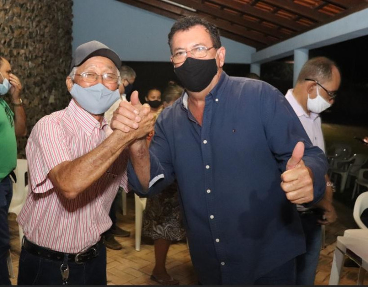 DEM LANÇA JOEL MARINS À REELEIÇÃO EM ARAPUTANGA