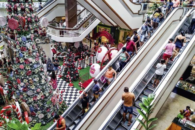 Os brasileiros economizaram mais de R$ 150 bilhões em 2020