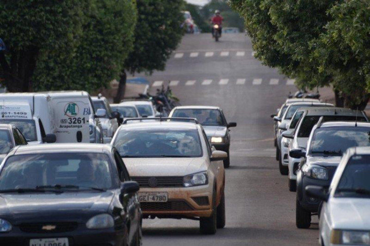 Valor mínimo de parcelas do IPVA poderá ficar 75% menor; confira o calendário 2021