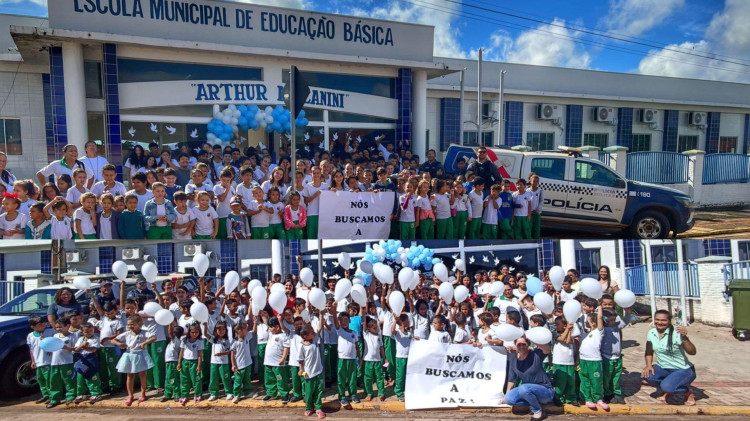 Escola Arthur Mezanini de Indiavaí promove Corrente do Bem com apoio da Polícia Militar