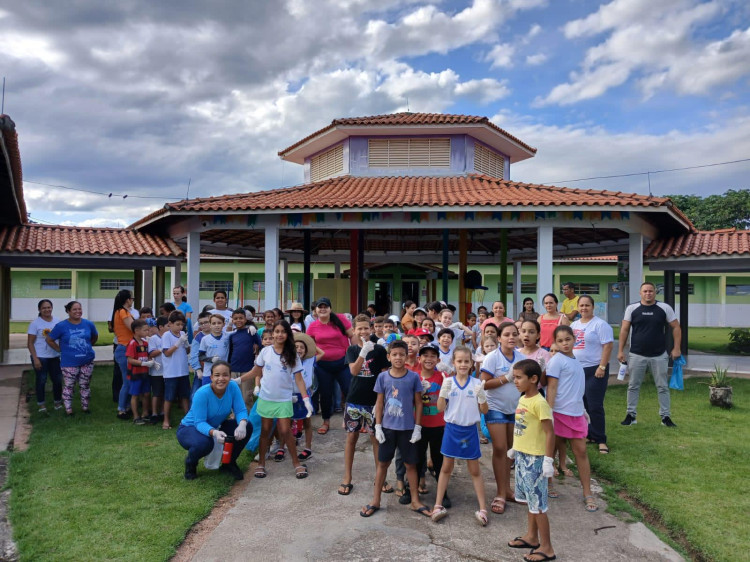 CONSCIENTIZAÇÃO: Alunos, professores e pais participaram do Mutirão da Limpeza Realizado em Reserva do Cabaçal